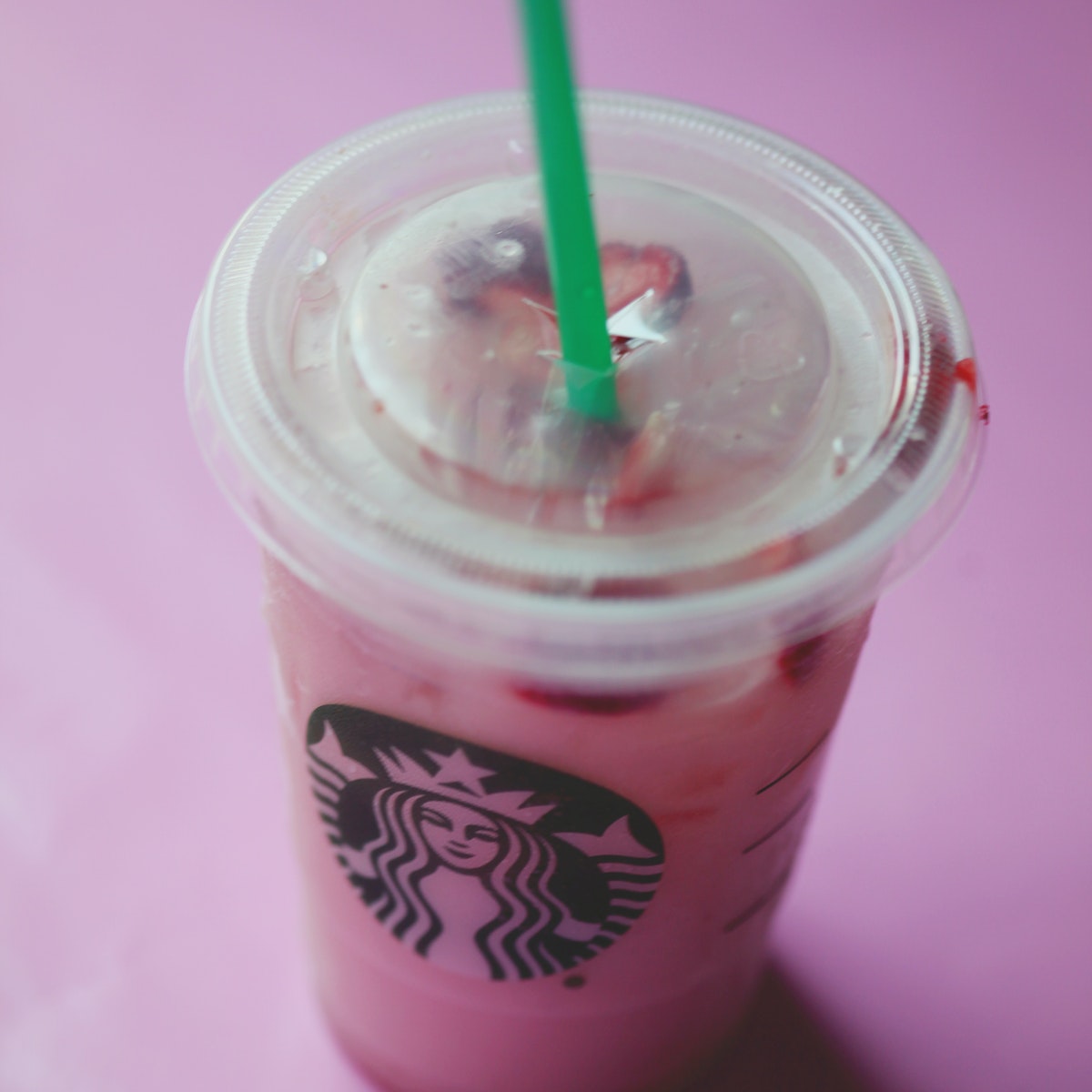 Starbucks iced strawberry refresher 